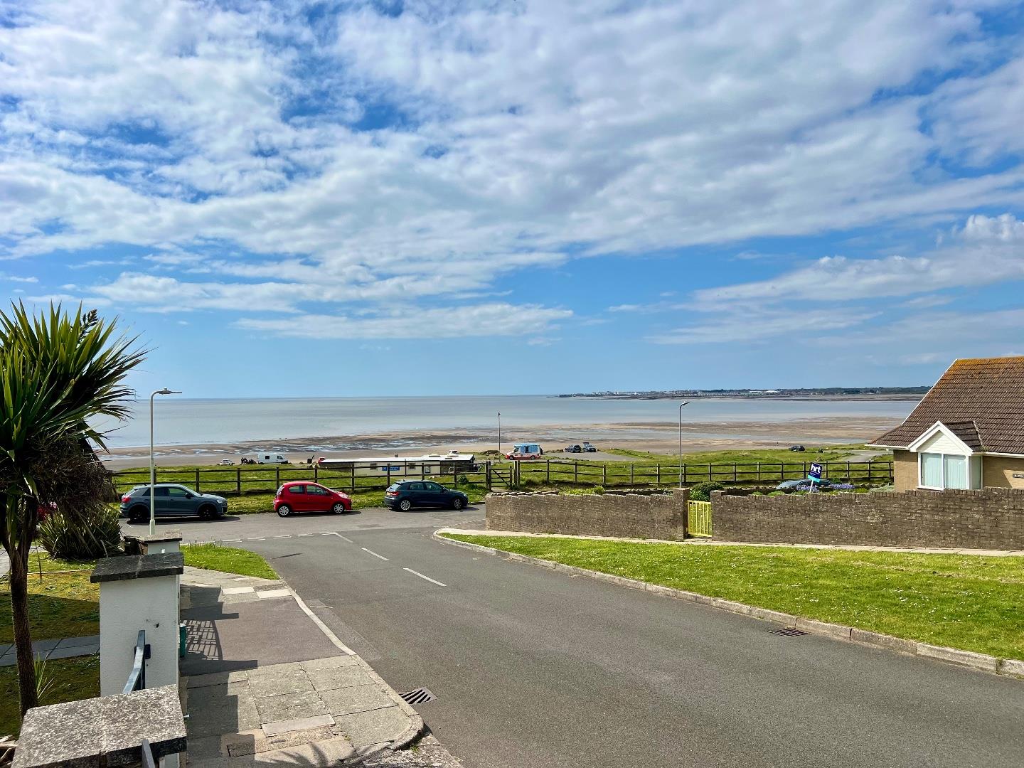 Seaview Drive, Ogmore-By-Sea, Vale of Glamorgan, CF32 0PB